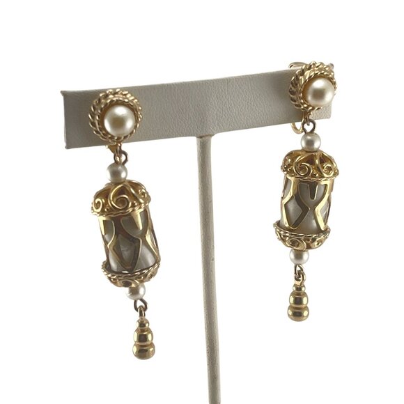 Emmons Magic Lantern Rare Gold Tone 1960s Pearl Drop Earrings With Filigree Desi - Picture 4 of 12